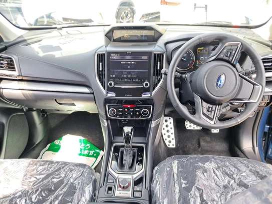 Subaru Forester E-boxer blue 26000km 2018 image 3