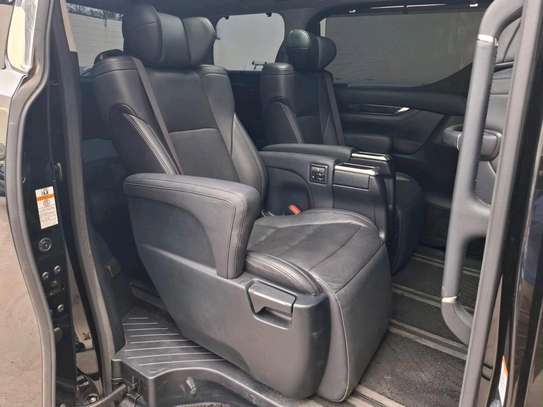 Toyota Vellfire Black Exacutive 2018 image 5