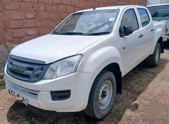 ISUZU DMAX DOUBLE CAB PICK UP image 3