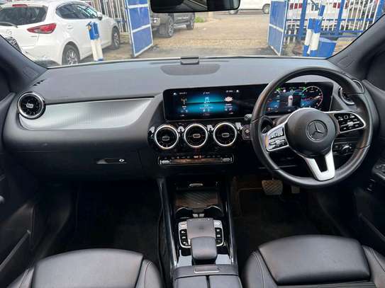 2019 Mercedes Benz B180 image 3