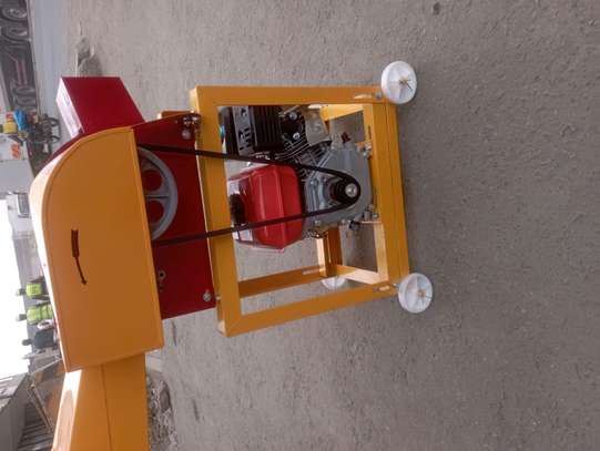 Fodder chopping machine image 3