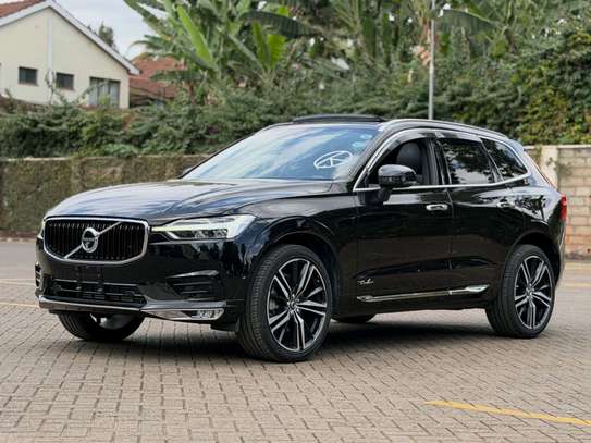 2019 Volvo XC60 T6 R-Design image 3