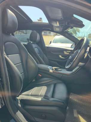 MERCEDES BENZ C200 2019 image 3