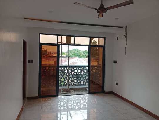 3 Bed Apartment with En Suite at Bombolulu image 3