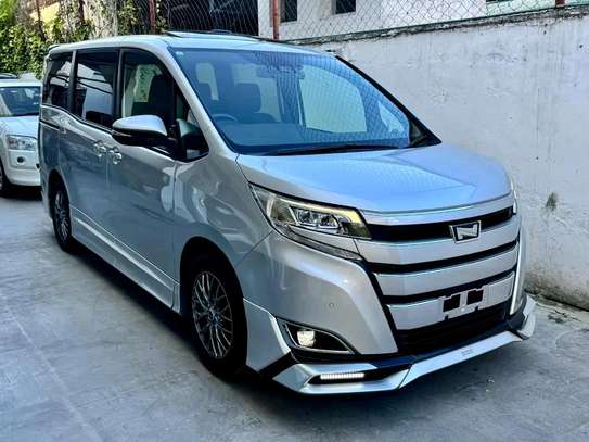 Toyota Noah Sunroof Sport 2019 2Wd image 3