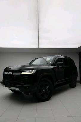 Land cruiser LC300 GR SPORTS image 8