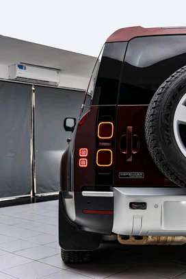 Land Rover defender 110 2020 image 2