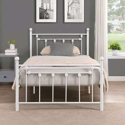 Vintage 4*6 Metal Frame Bed image 2