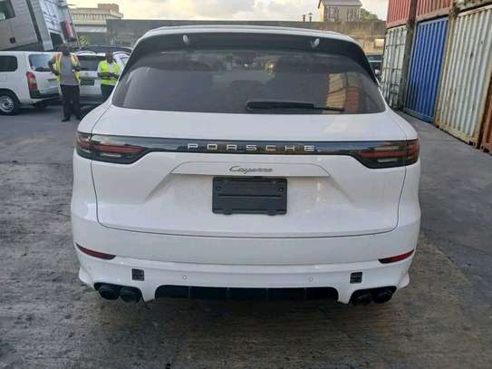 Porche cayenne image 3