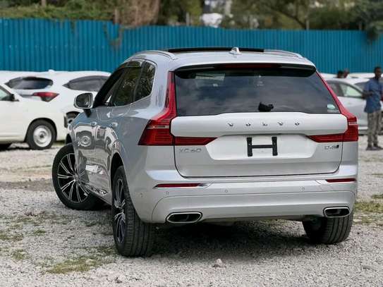2019 VOLVO XC90 D4 image 3