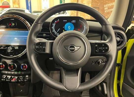 2022 MINI COOPER D CLASSIC image 4