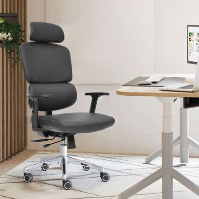 Executive High-Back Office Chair image 4