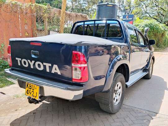 TOYOTA HILUX DOUBLE CAB MANUAL 4WD OPTIONAL 2006 MODEL image 5
