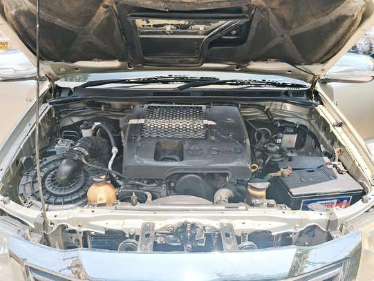 TOYOTA HILUX DOUBLE CAB AUTOMATIC 2013 MODEL image 10