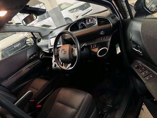 Toyota Sienta hybrid 7seater 2019 image 6