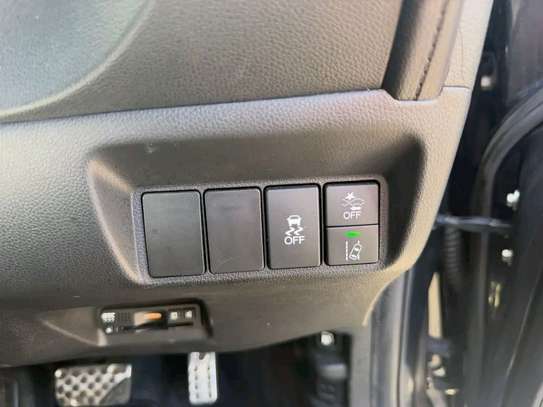 Honda zhuttle hybrid image 6