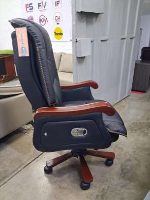 Directors Leather Office Chair image 6