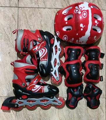 Skates+helmet+knee guard+hand gear image 3