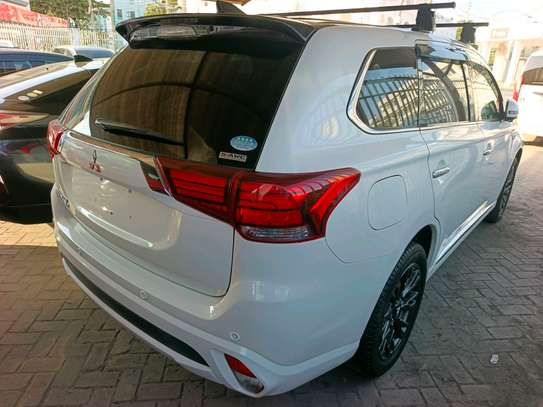Mitsubishi outlander hybrid sunroof image 10