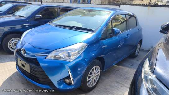 Toyota Vitz Hybrid 2018 2wd image 3