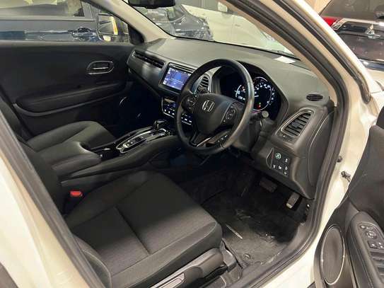 Honda Vezel hybrid white 2017 2wd image 4