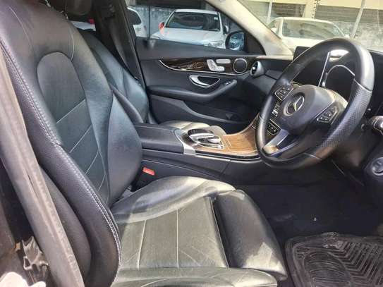 Mercedes Benz C200 image 5