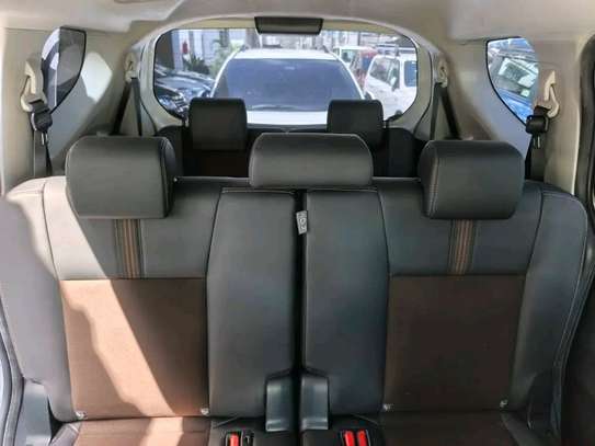 Toyota sienta hybrid image 3