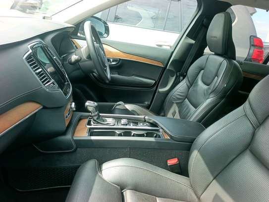 Volvo  Xc90 T5 image 5