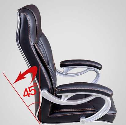 Office Chair: Premium Swivel Leather Office Seat image 2