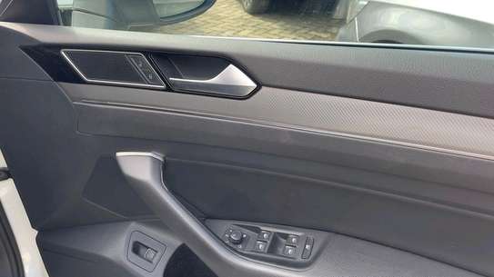 VOLKSWAGEN ARTEON 2018MODEL SUNROOF image 5
