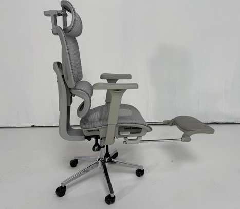 Full Mesh Ergonomic Chair image 2