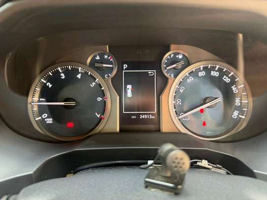 Toyota land cruiser prado TXL image 10