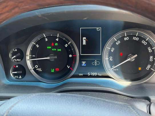 TOYOTA LANDCRUISER V8 ZX 2019MODEL SUNROOF PETROL image 3