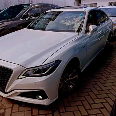 Toyota Crown hybrid sunroof 2019 2000cc image 8