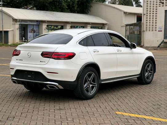 2019 Mercedes Benz GLC220d image 7