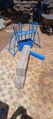 concrete interlocking block machine image 3