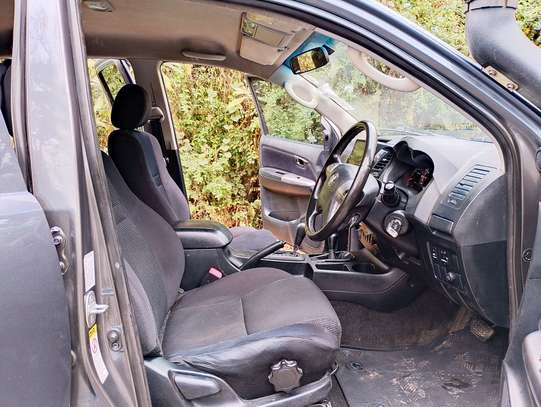 TOYOTA HILUX DOUBLE CAB AUTOMATIC.. image 7