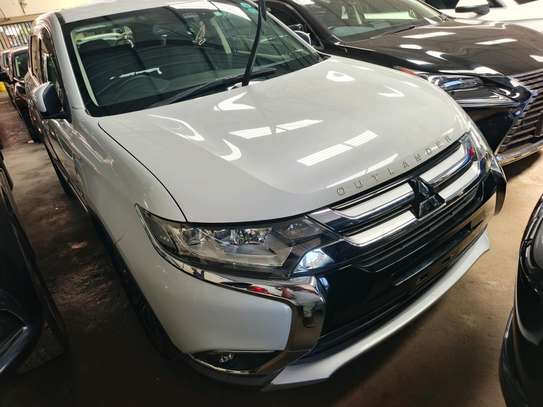 Mitsubishi outlander image 10