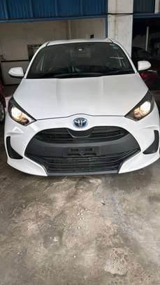 Toyota Yaris Hybrid 2020 model image 3