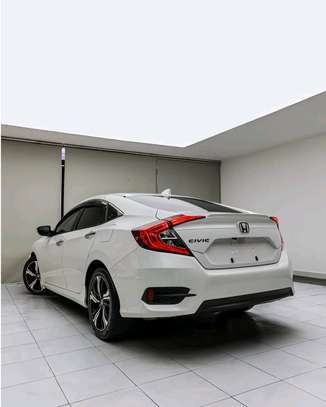 Honda Civic 2020 Sedan White Efficient Performance image 7