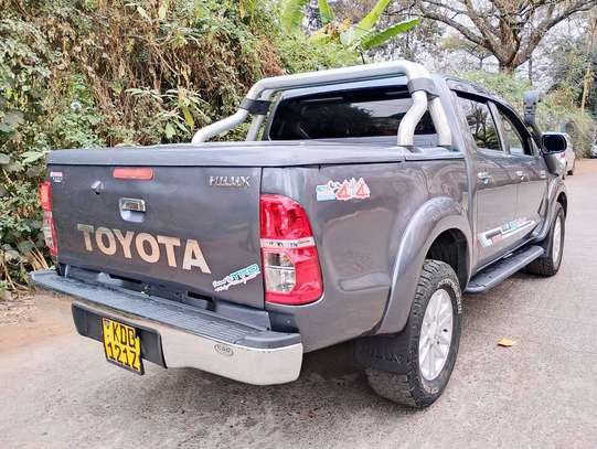 TOYOTA HILUX DOUBLE CAB AUTOMATIC.. image 6