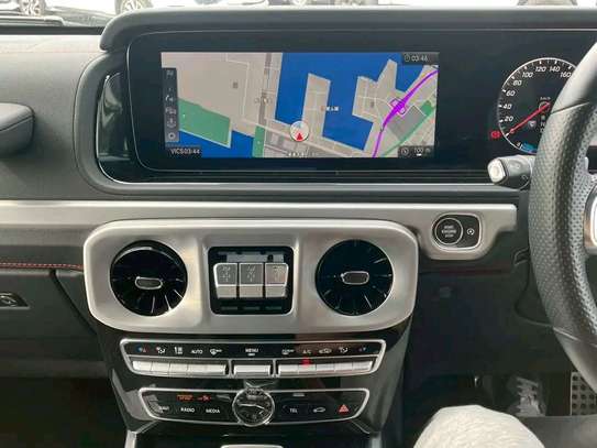 Mercedes Benz G400d image 22