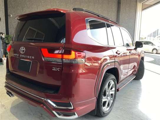 2022 TOYOTA LAND CRUISER image 7
