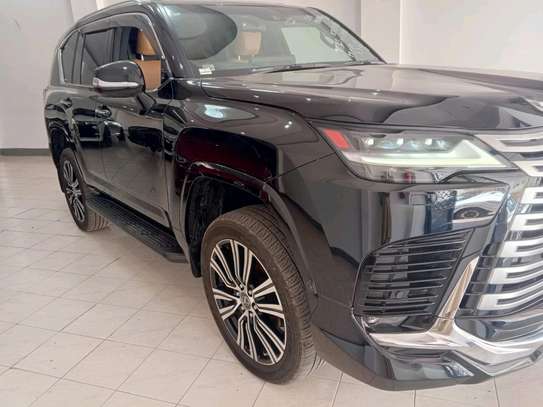 LEXUS LX600 2022MODEL SUNROOF MILEAGE 23K image 2