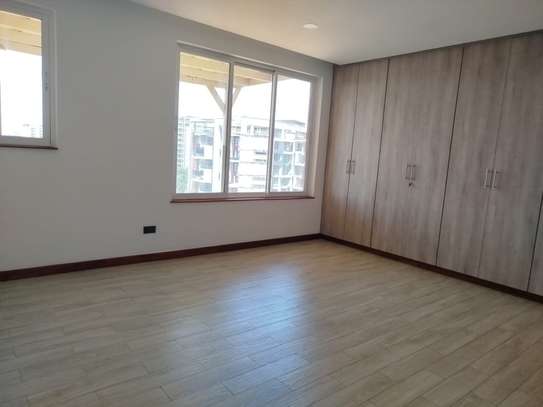 4 Bed Apartment with En Suite in General Mathenge image 4
