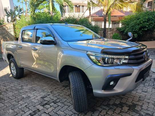2019 Toyota Hilux double cab Offer image 2