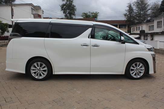 Toyota Vellfire 2.5 Petrol 6 Seater, 2019, 59,000 Kms image 3