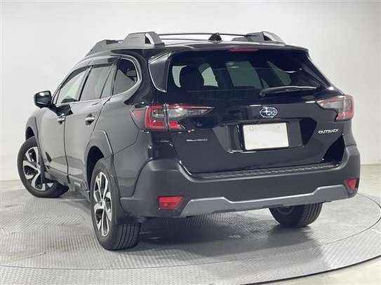 2021 SUBARU OUTBACK image 2