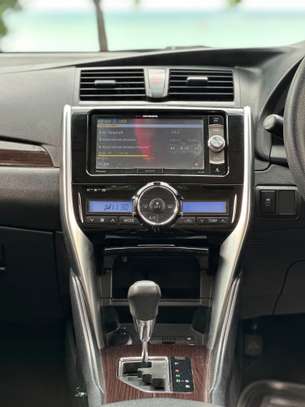 Toyota Premio image 3