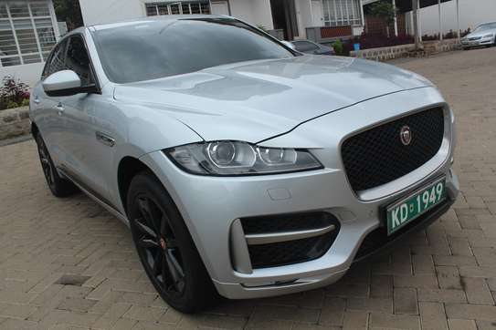 Jaguar F Pace R Sport 20d AWD Model 2017 80,000 Kms image 2